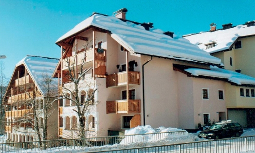 Dom apartamentowy Russbach